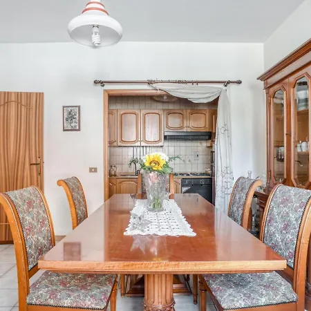 Vila Simplistic In Near Seabeach Siderno