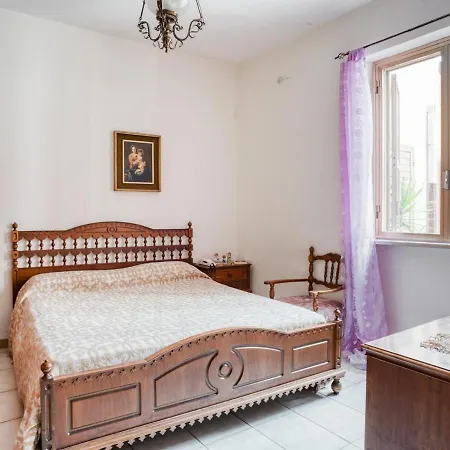 Simplistic In Near Seabeach Vila