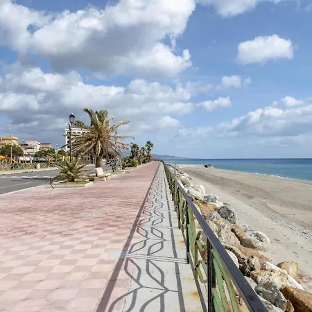 Simplistic In Near Seabeach * Siderno