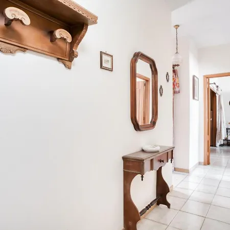 Simplistic In Near Seabeach Villa *